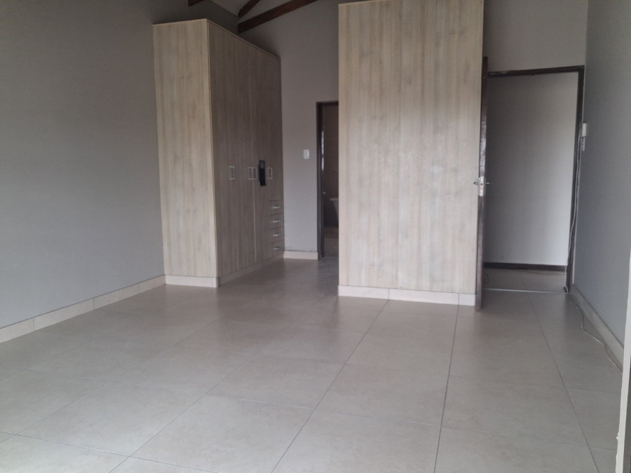 To Let 3 Bedroom Property for Rent in Hillside Free State